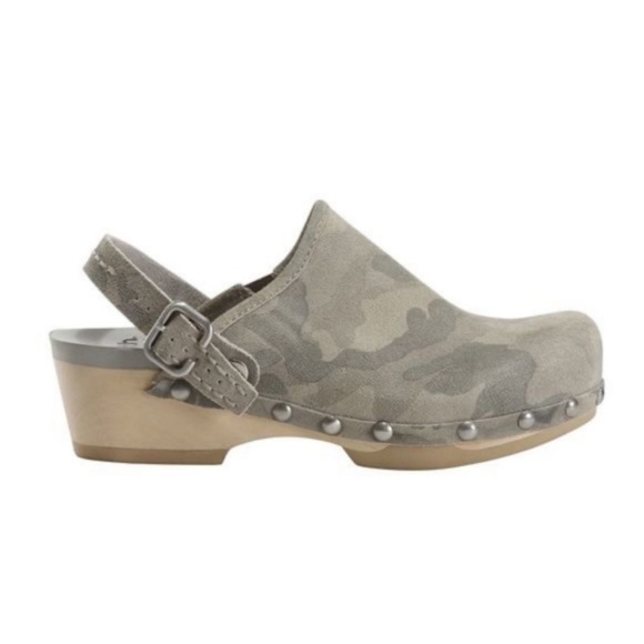 earth pine tiku clogs